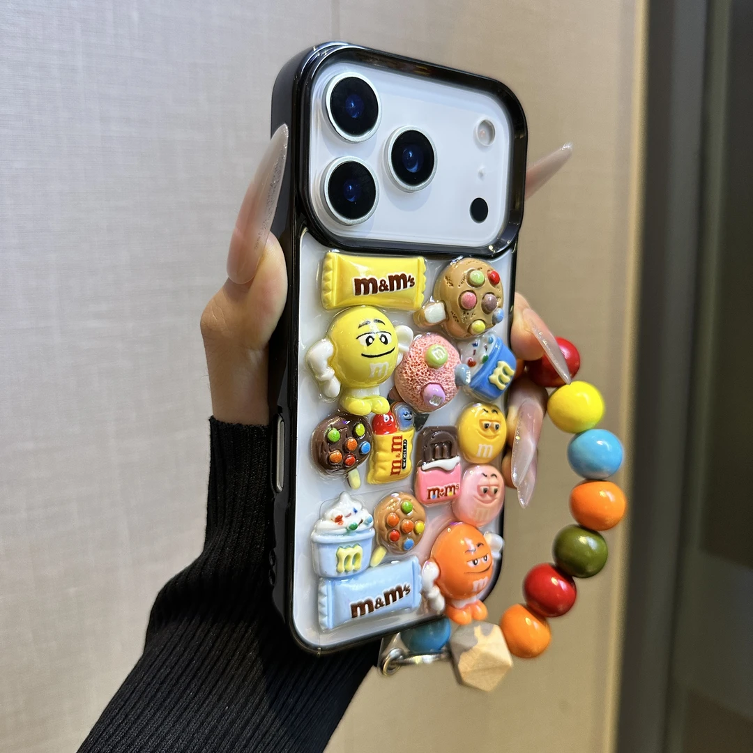 可爱立体公仔M豆适用于苹果17pro防摔手机壳16pro/15/14/13挂绳款