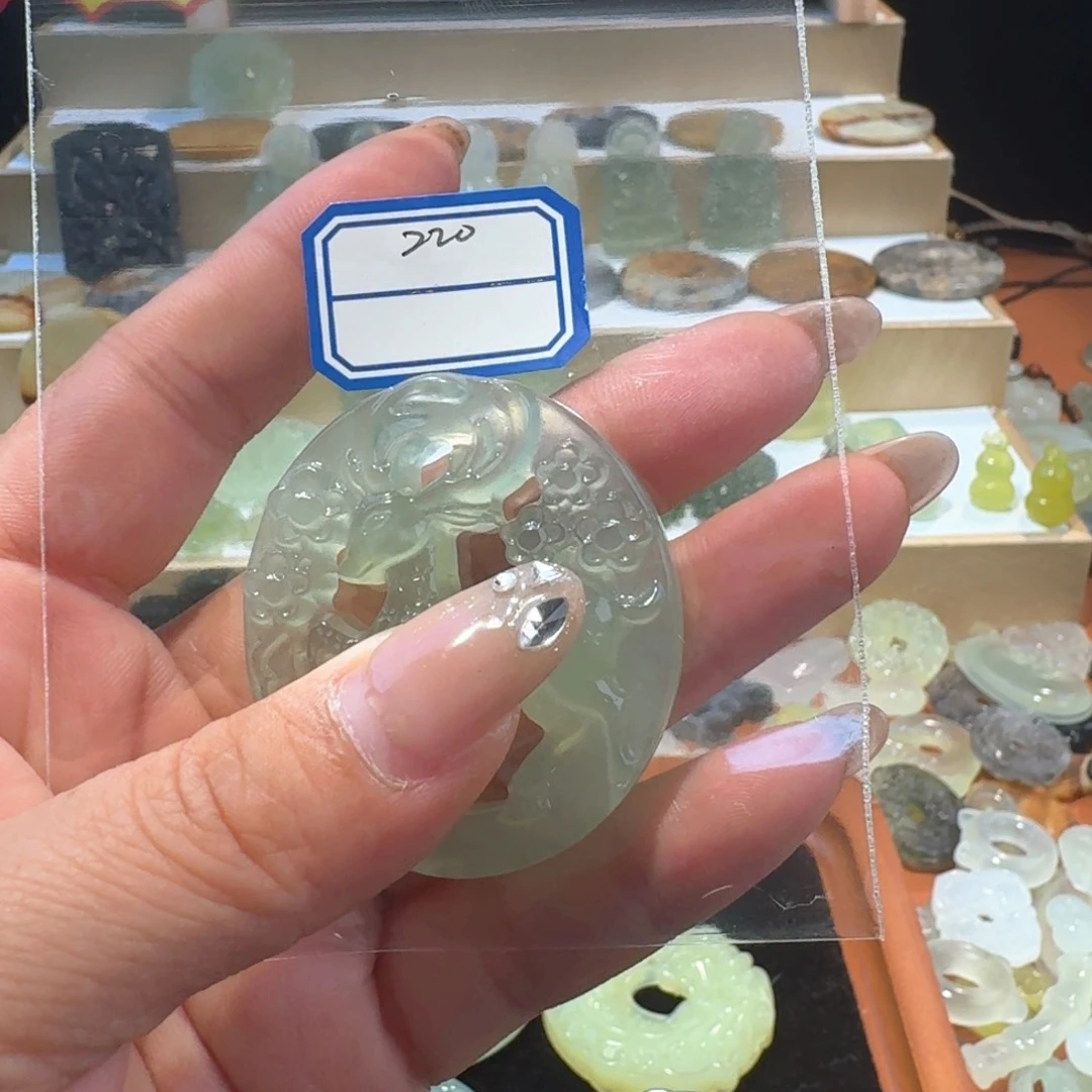 岫玉未镶嵌颈饰精美礼品