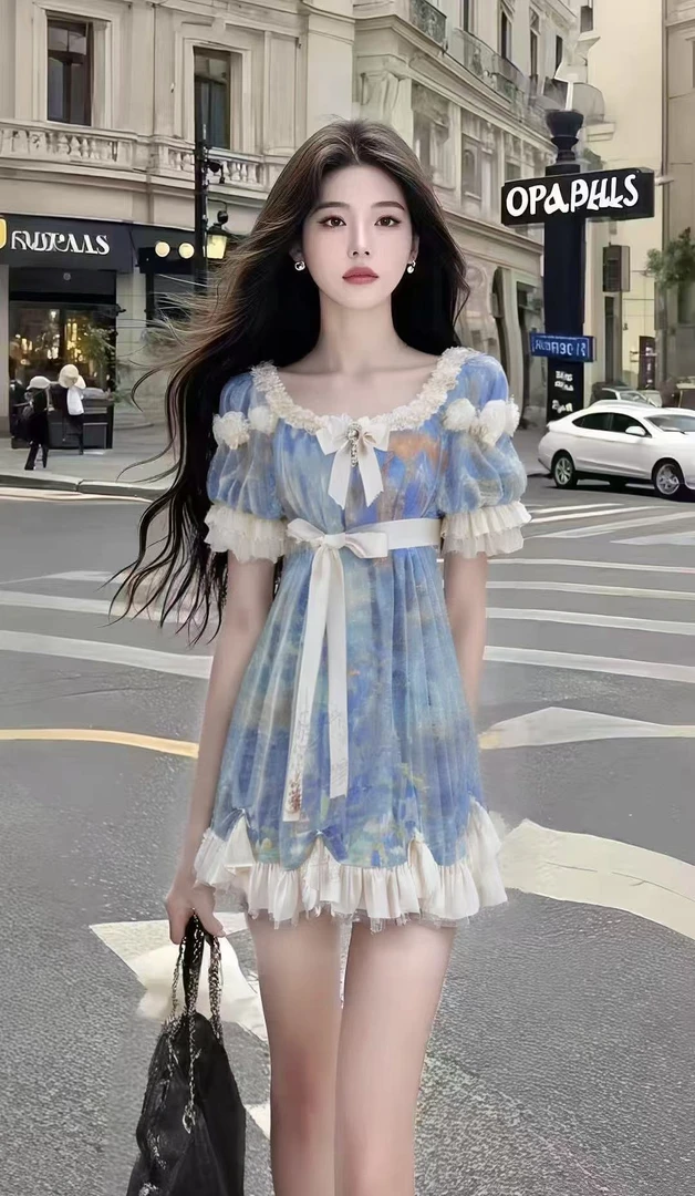 夏季新款温柔甜美千金风蓝色U领收腰短袖设计感连衣裙显瘦公主裙