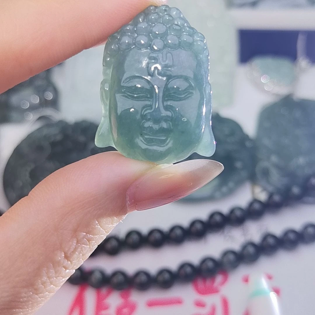 翡翠颈饰未镶嵌天然的A货翡翠多样性发货
