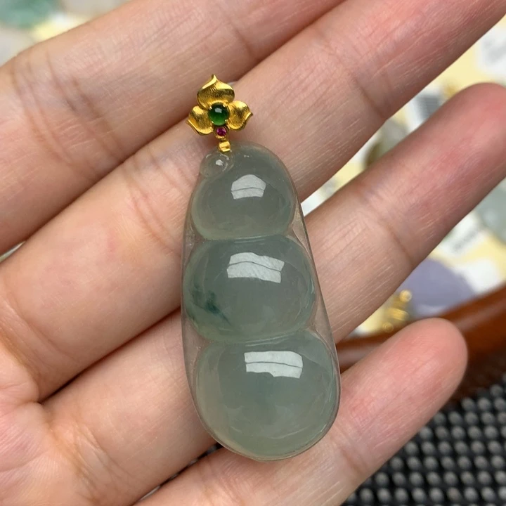颈饰18K金镶嵌翡翠?*子