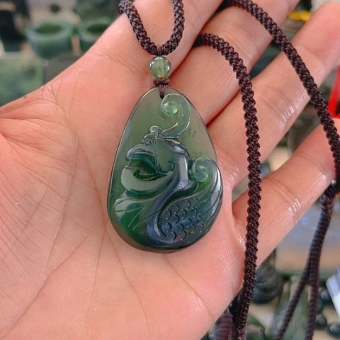 蛇纹石玉颈饰未镶嵌米*姐