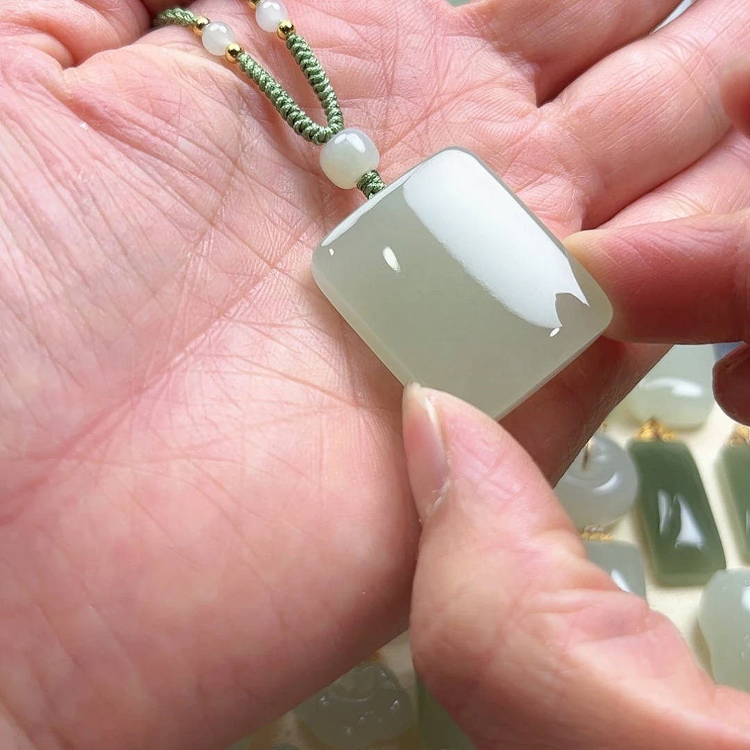 和田玉挂件未镶嵌