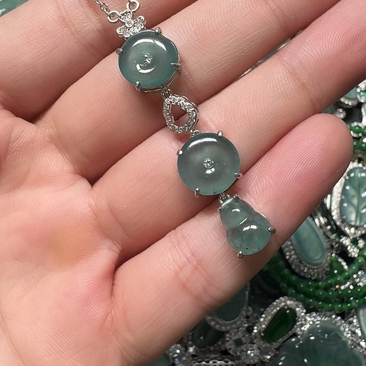 翡翠未镶嵌颈饰天然A货翡翠放漏