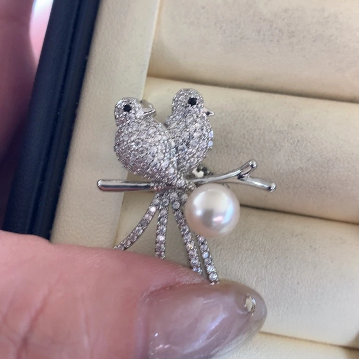 未镶嵌胸饰海水珍珠