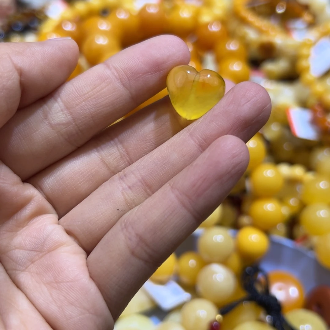 琥珀珠宝奇石未镶嵌