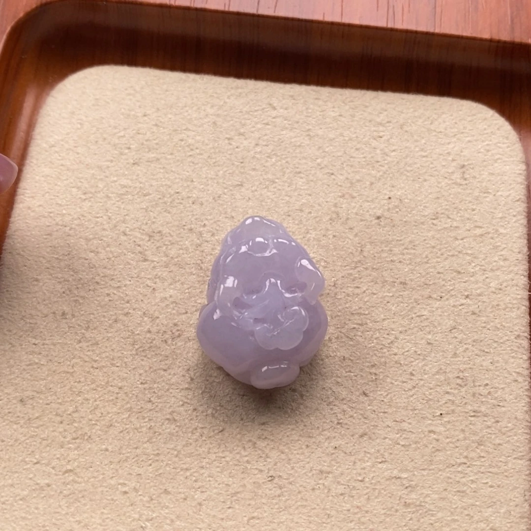 麦***堡翡翠未镶嵌颈饰如意貔貅