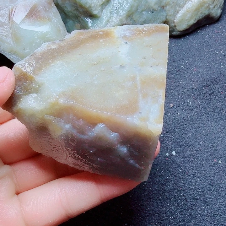 未镶嵌和田玉（糖玉）珠宝半成品