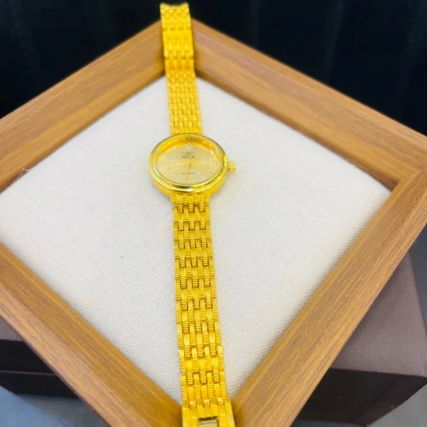 新款个性时尚手表555