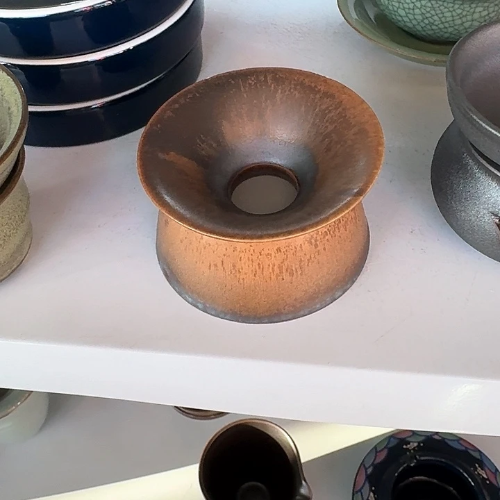 主人杯一个，瓷。。品茗