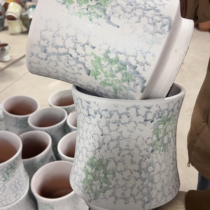 高度22厘米口20厘米