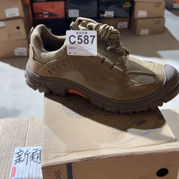 编码587号。41码微瑕防砸防刺劳保鞋