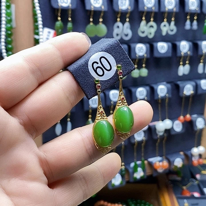 和田玉18K金镶嵌耳饰