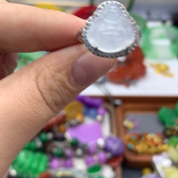 颈饰未镶嵌翡翠吊坠