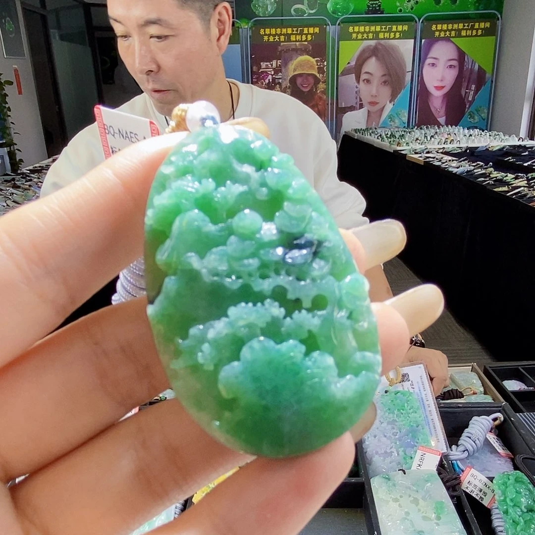 颈饰未镶嵌翡翠翡翠