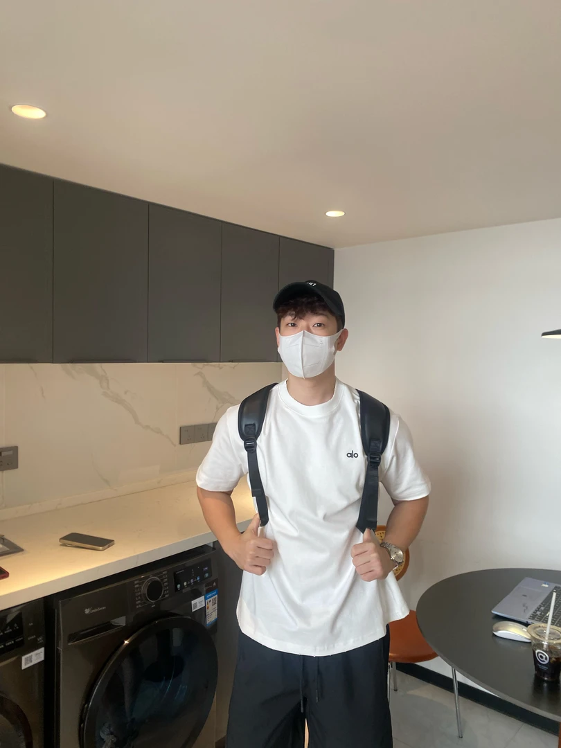 喜一夏季圆领磨破领口短袖宽松T小刺绣简约百搭休闲舒适70743