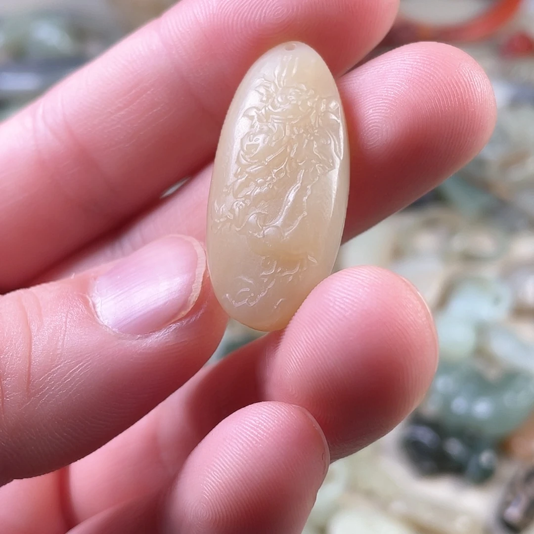 和田玉（糖玉）未镶嵌颈饰