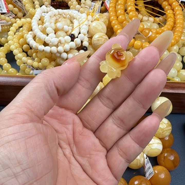 琥珀未镶嵌珠宝奇石