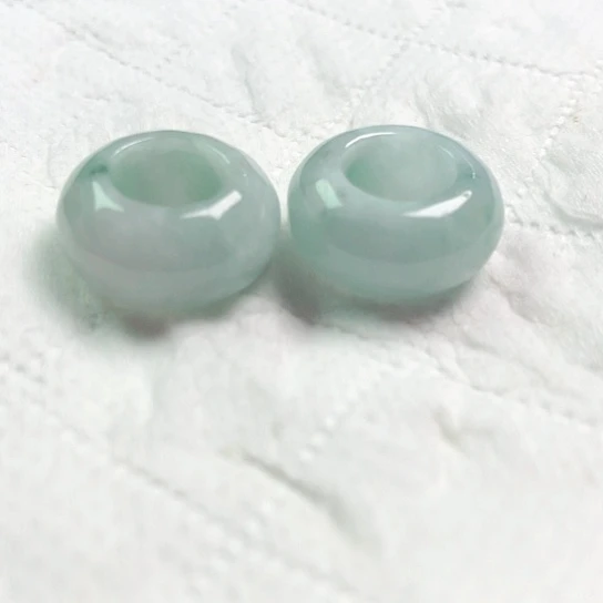 翡翠颈饰未镶嵌亮吊坠