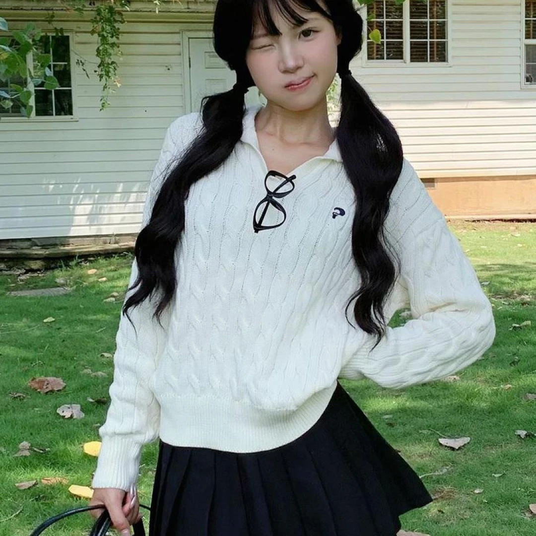 韩系慵懒jk风毛衣女秋季v领麻花针织衫学院风休闲上衣女