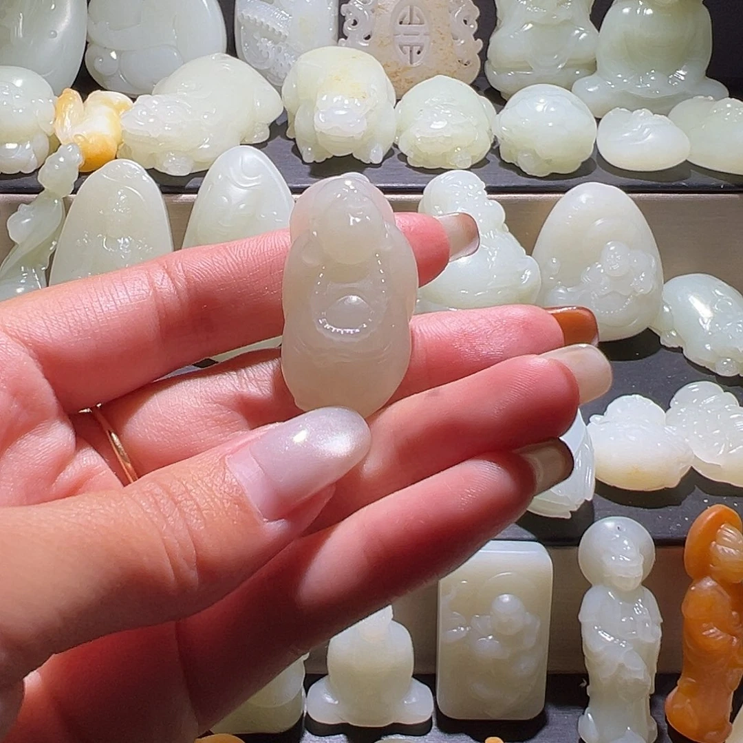 小***王和田玉未镶嵌颈饰