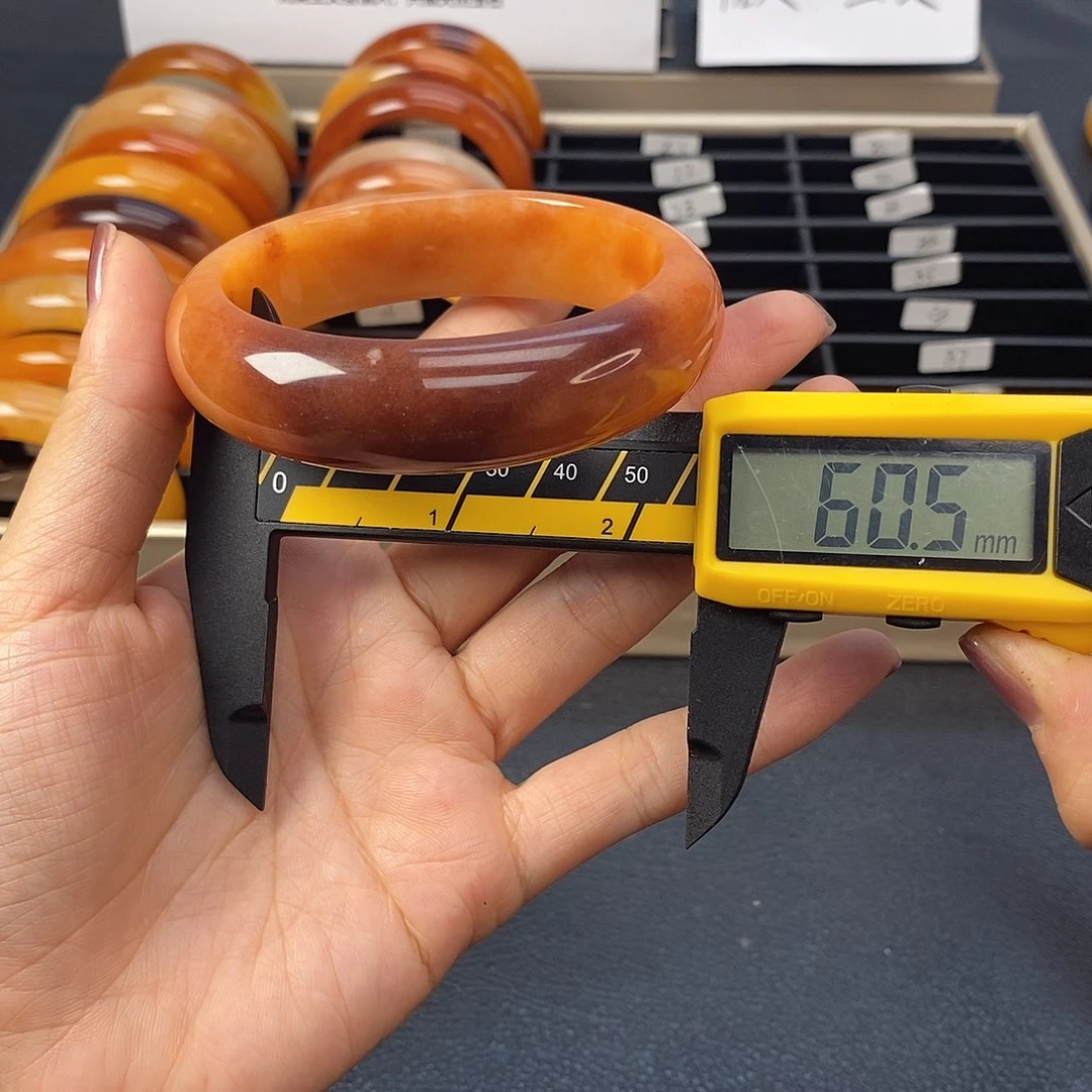 未镶嵌石英质玉（黄龙玉）手镯18号紫色系这只必拍