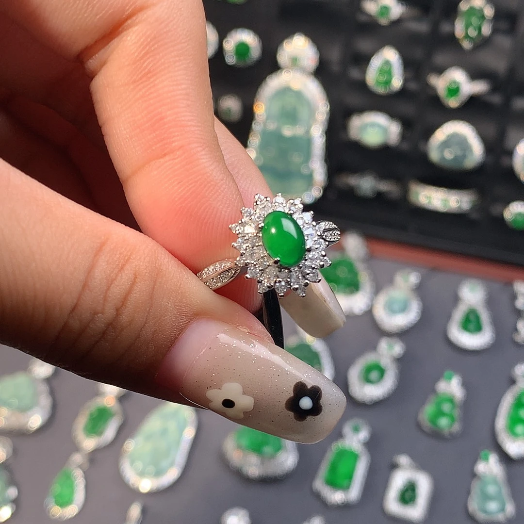 翡翠未镶嵌戒指戒指