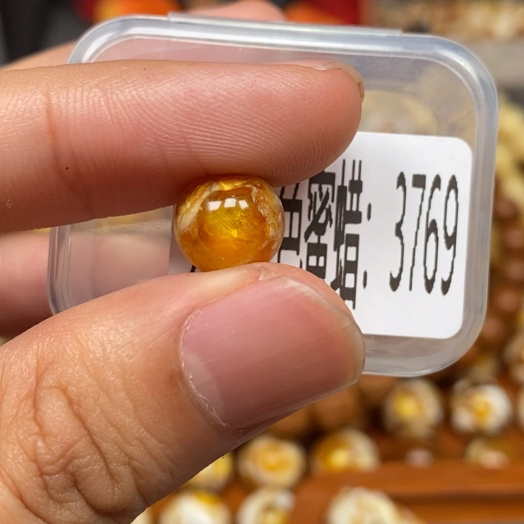 蜜蜡未镶嵌珠宝奇石3769