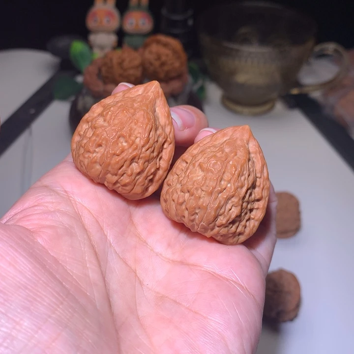 文玩核桃把件蛇王一抹红