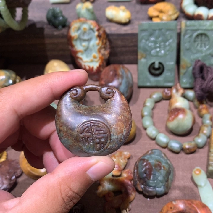 岫岩河磨玉（透闪石质玉）未镶嵌挂件