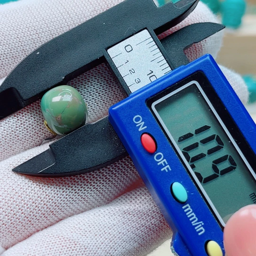 绿松石未镶嵌珠宝