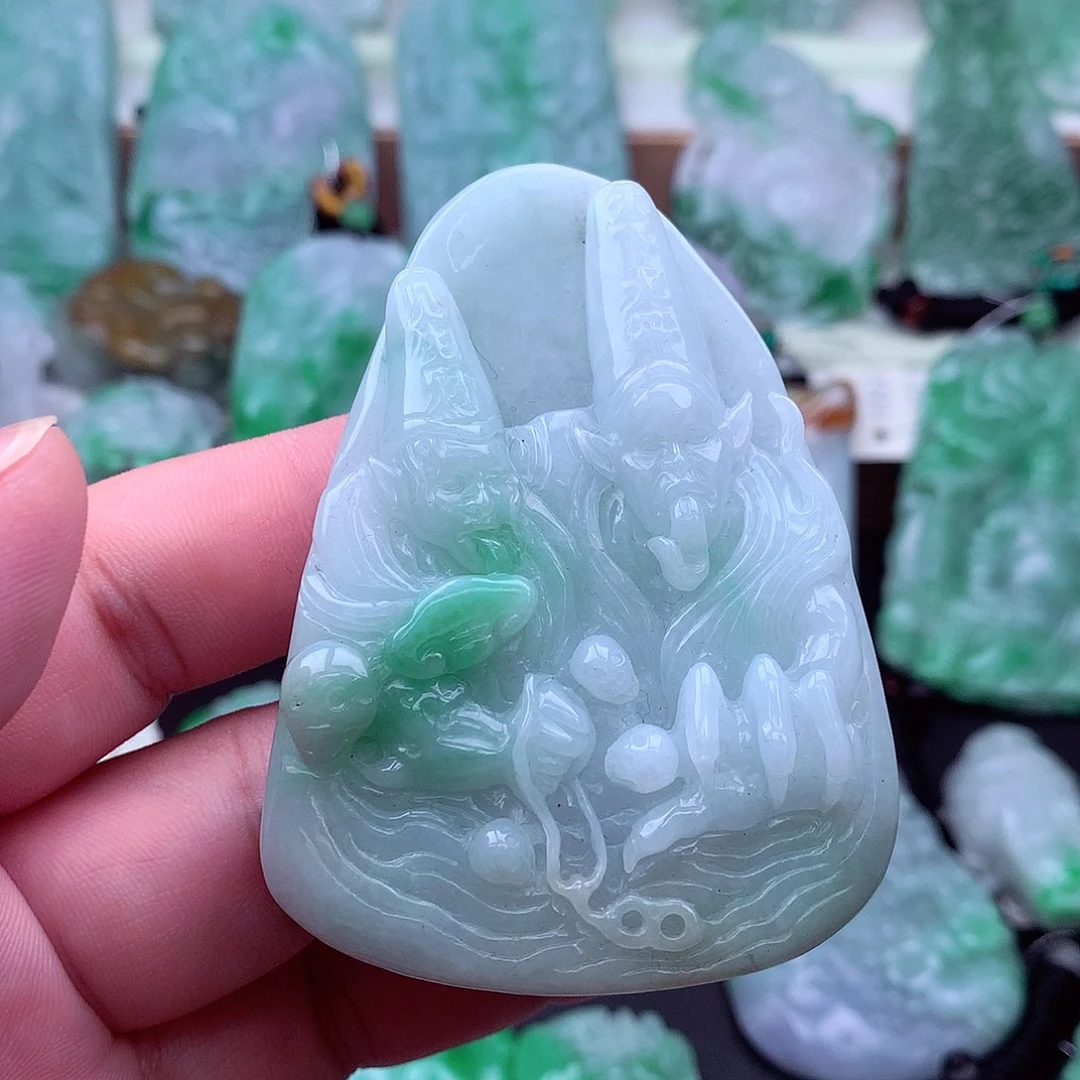 吊坠(不含链)未镶嵌翡翠