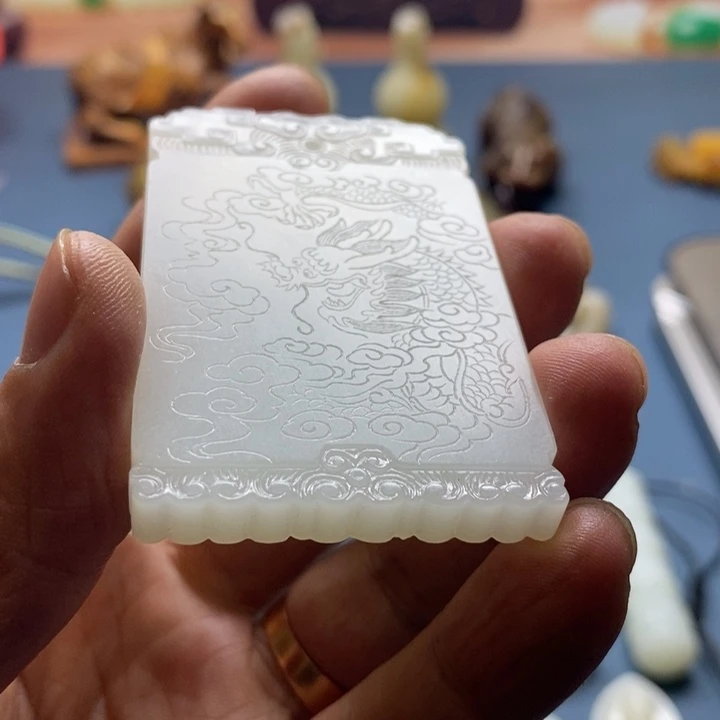 河***典和田玉未镶嵌颈饰