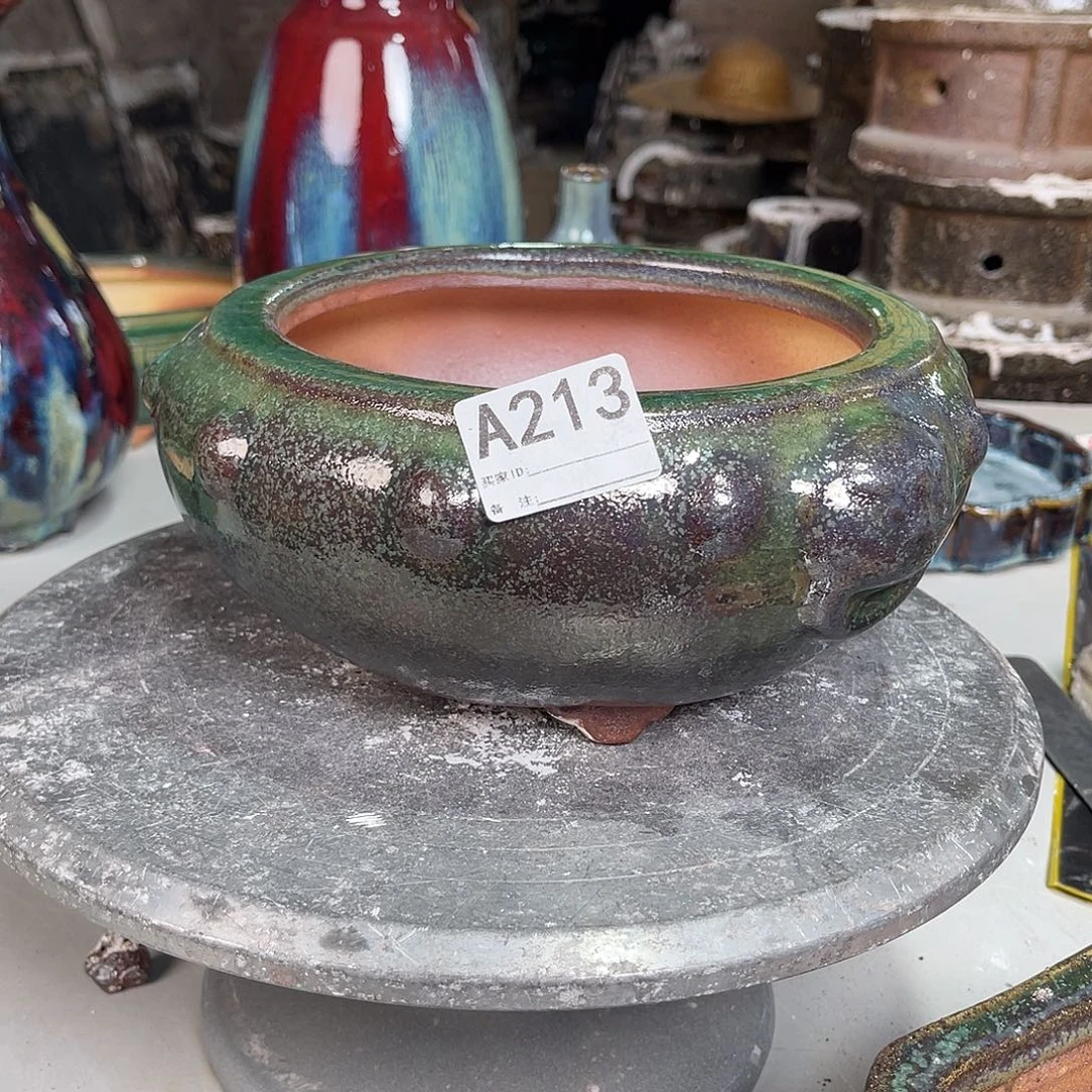 紫砂花盆213瑕疵 。