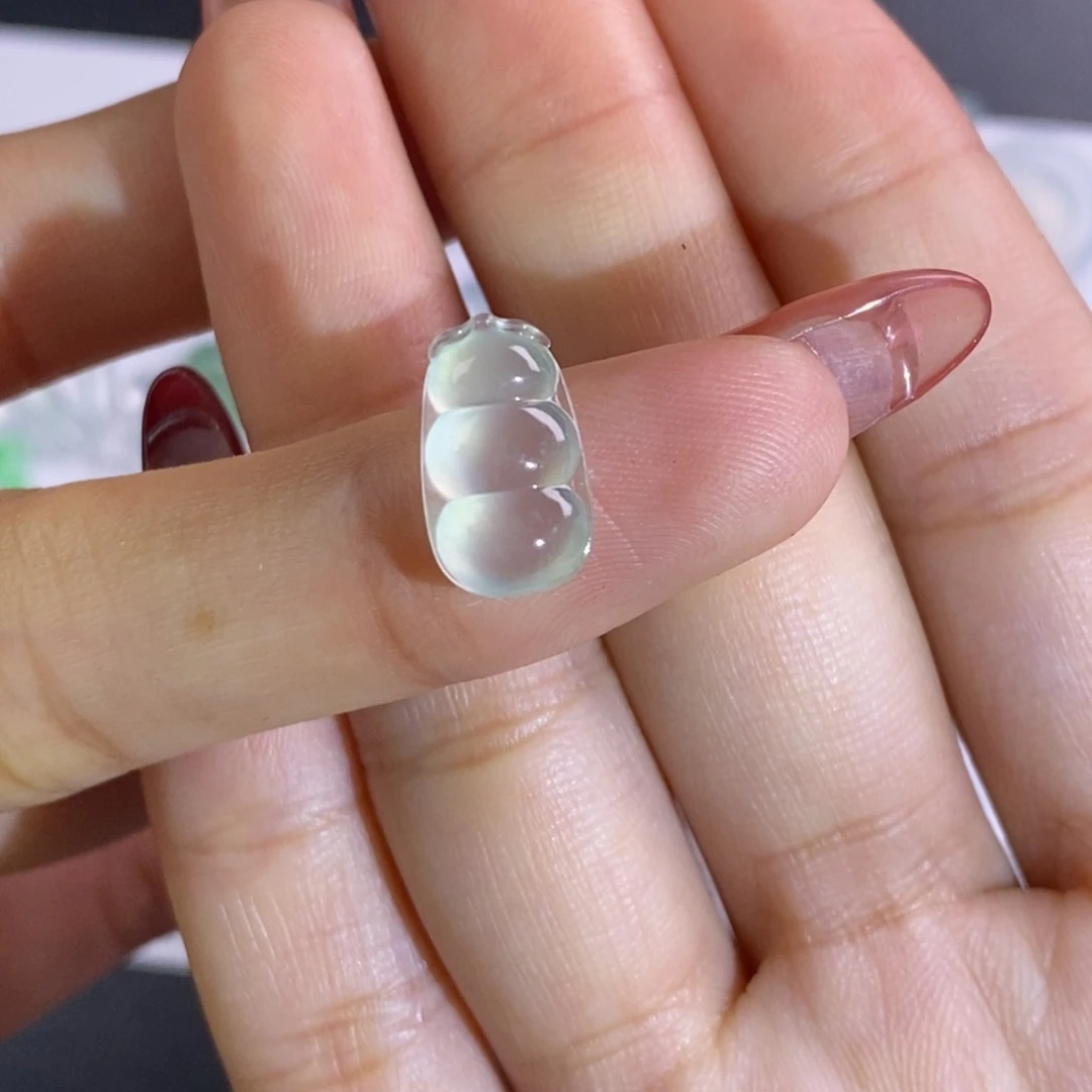 翡翠颈饰未镶嵌豆子