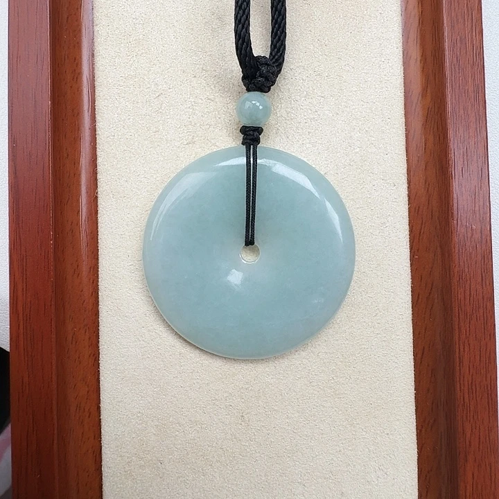 翡翠未镶嵌颈饰孤品