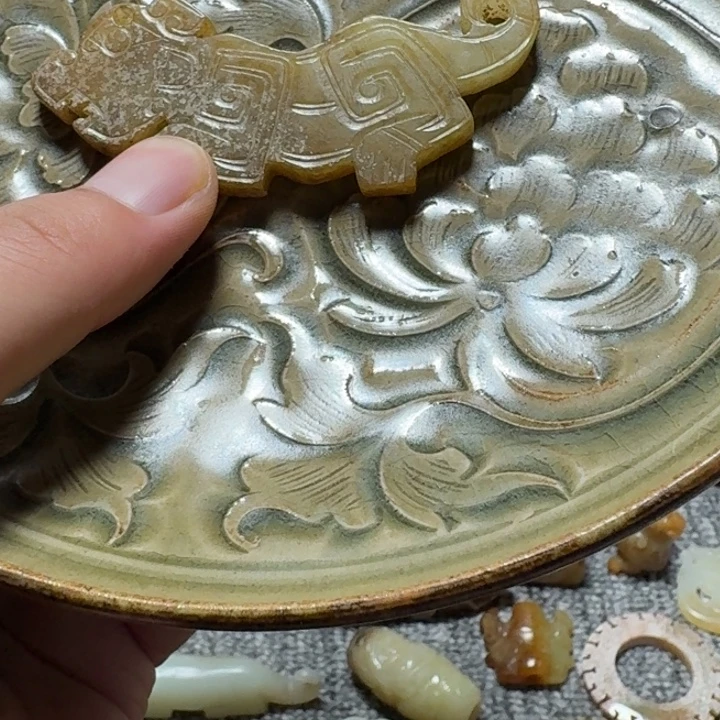 风***虹瓷片双鱼青瓷开片大碗