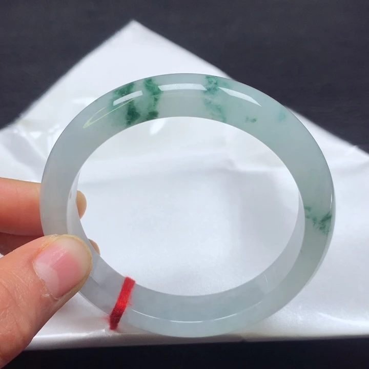 翡翠手镯未镶嵌57圈