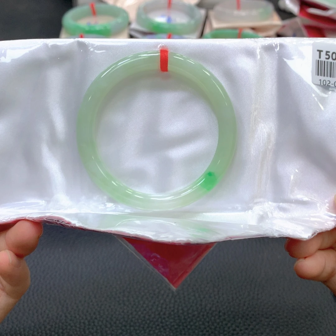 翡翠未镶嵌手镯3号