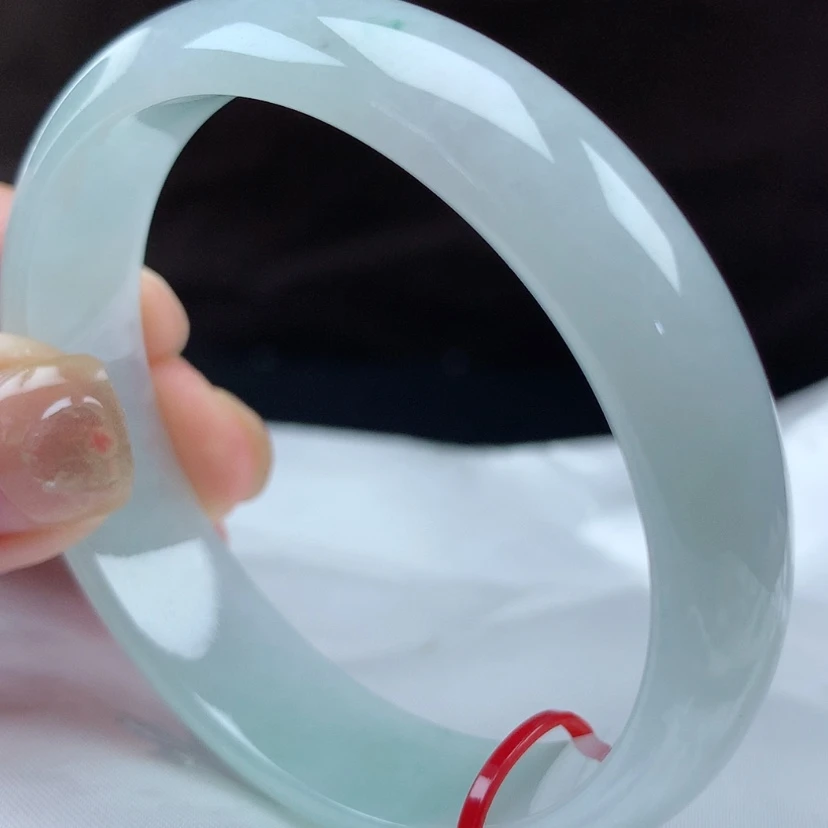 【闪购商品】翡翠手镯（贵妃镯）未镶嵌小*儿87047，，