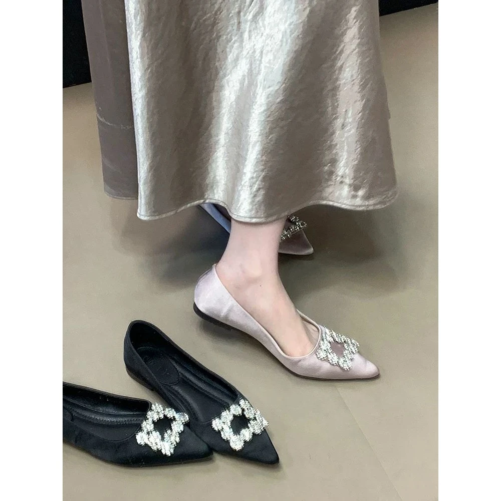 法式尖头水钻方扣平底气质单鞋女2025春季复古百搭工作软底瓢鞋子