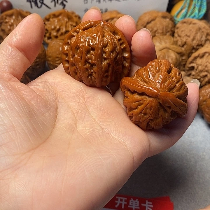 吊坠文玩核桃白狮