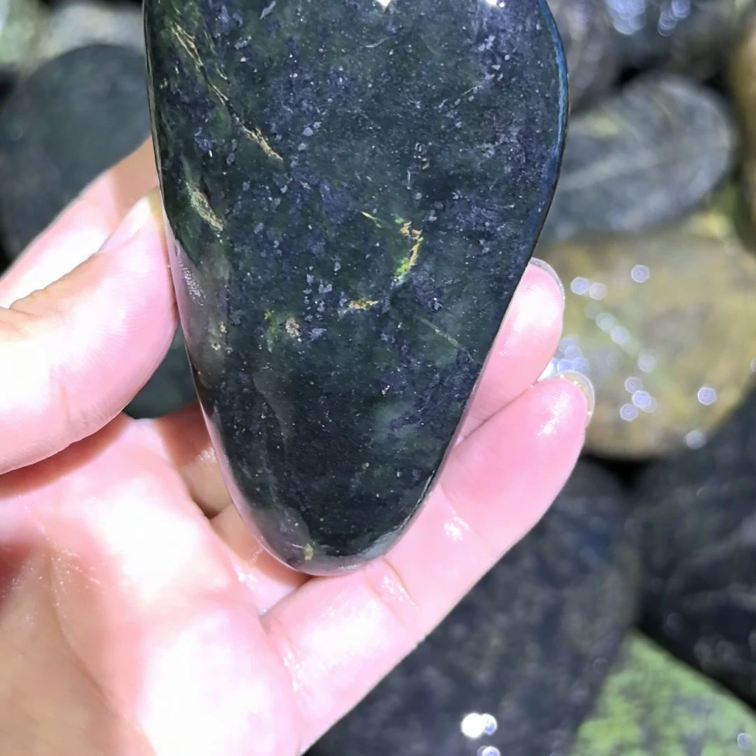晓***红木藏玉药王石原石一个