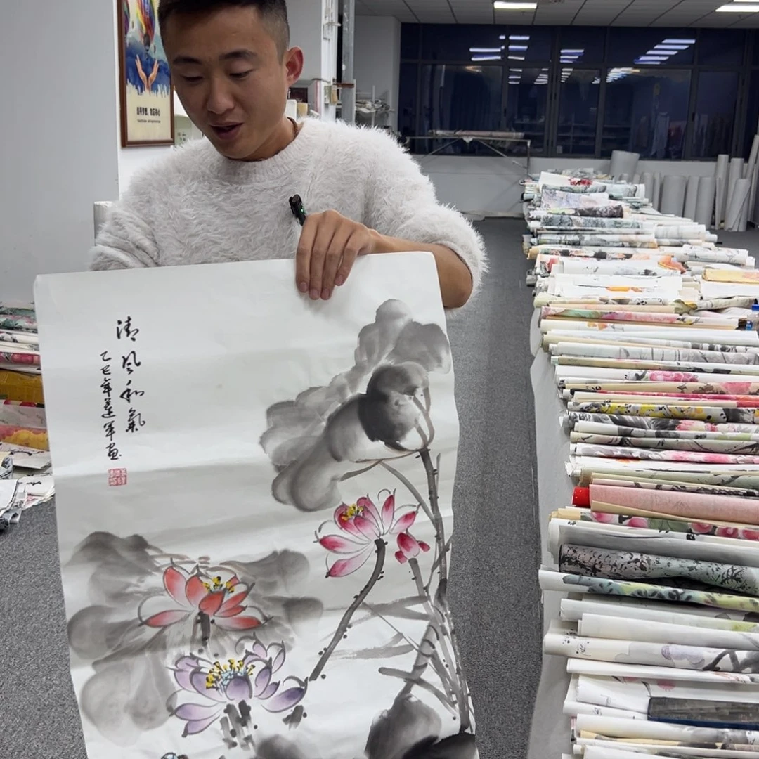 国画卖字画的小男孩