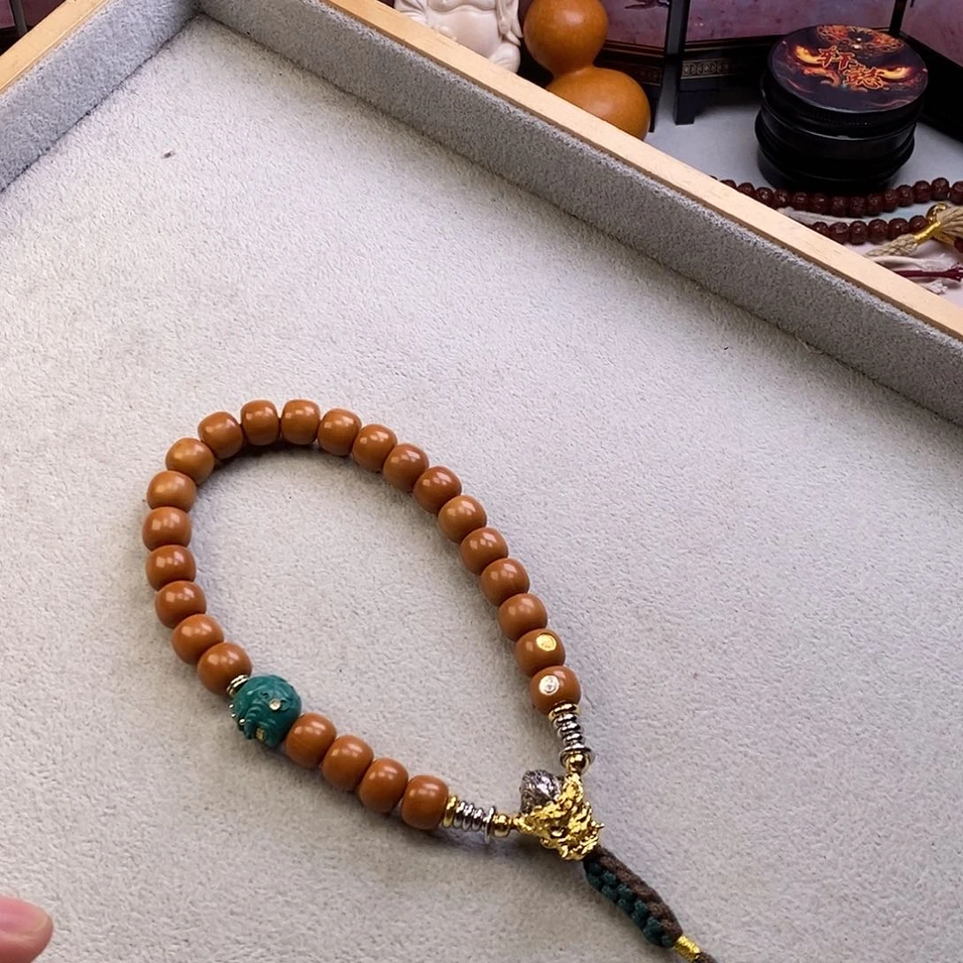 猴头核桃吊坠。。。。。。。。。。。