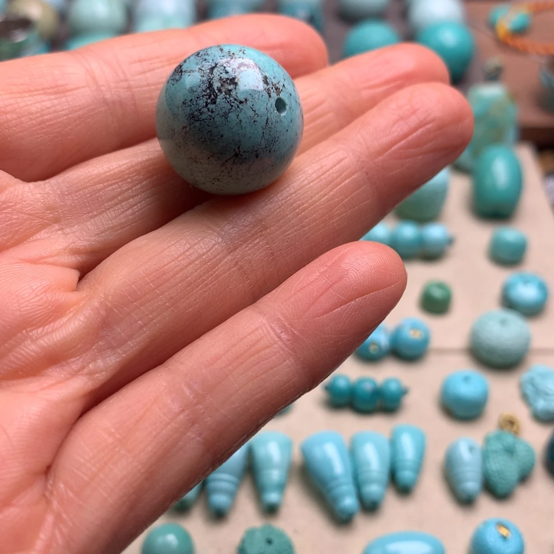 绿松石未镶嵌颈饰