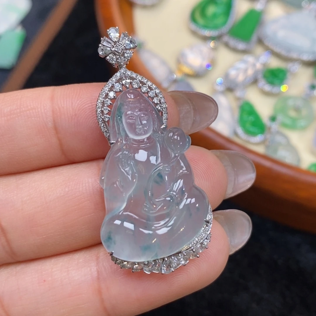 翡翠吊坠(赠链)18K金镶嵌