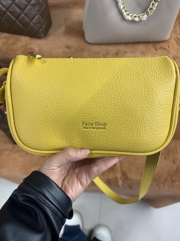 新款真皮斜挎女包简单时尚