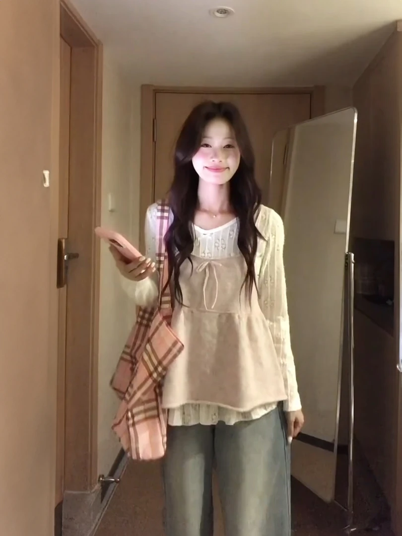 韩系气质温柔氛围感叠穿针织马甲吊带女蕾丝v领镂空内搭上衣套装