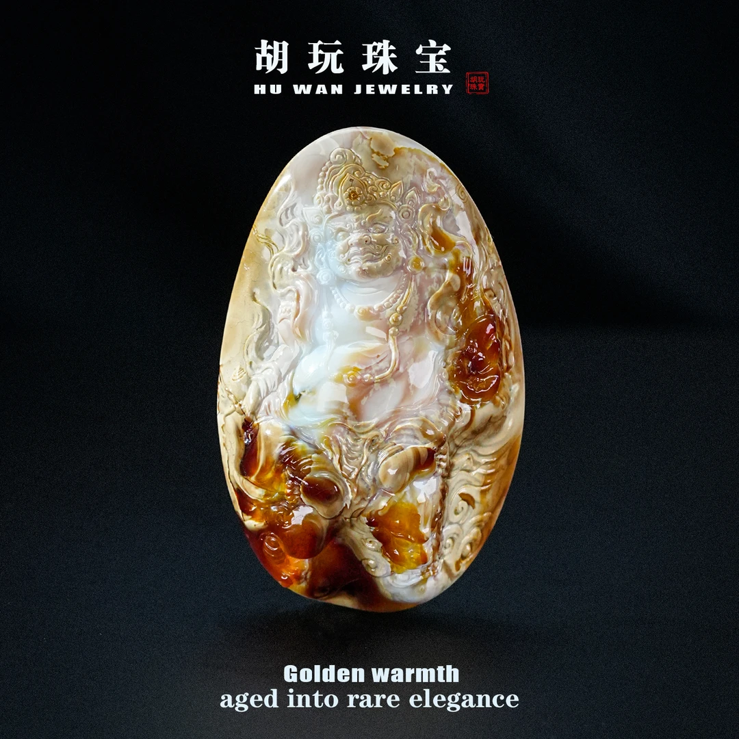 天然精品原矿白蜡彩沁黄财神雕刻件蜜蜡吊坠俄料乌料琥珀大师工艺